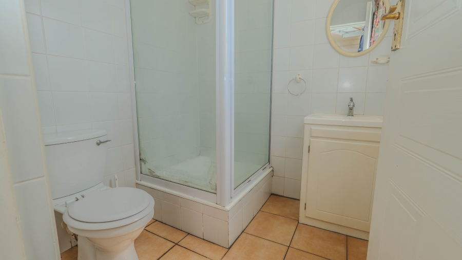 2 Bedroom Property for Sale in Uitzicht Western Cape